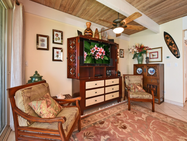 Luxury Oceanfront Condo in West Maui - Stunning Views & Amenities